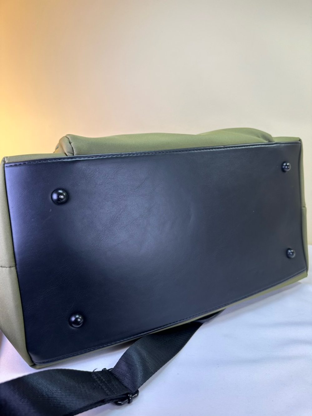 Boarding Pass Expedition High Density Sport Nylon Weekender Olive Laptop Ready - Picture 7 of 13
